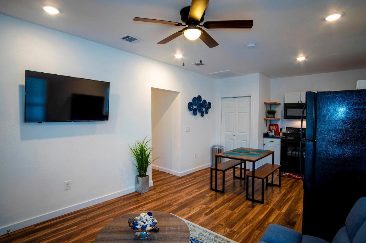 Downtown View Cozy 2Br1Ba Home Sleeps 8 San Antonio Esterno foto